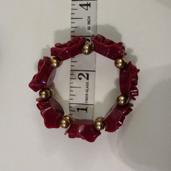 Beautiful 3D rose stretch fit beads bracelets. - Picture 5 of 5
